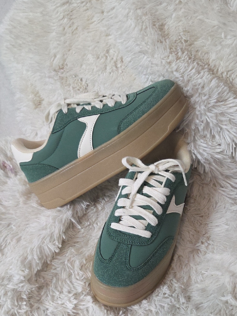 No Boundaries Green Platform Sneakers with Cream Accents